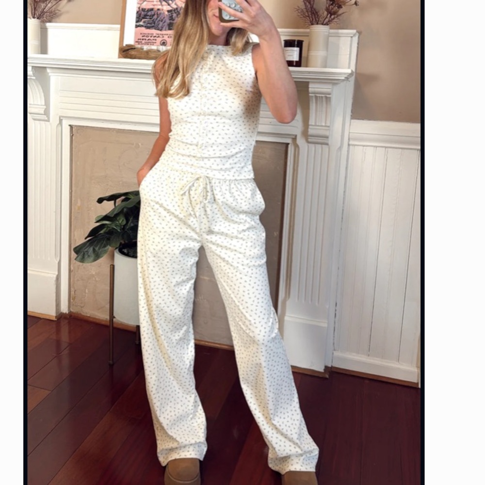 Ditsy floral tank top and pants lounge set